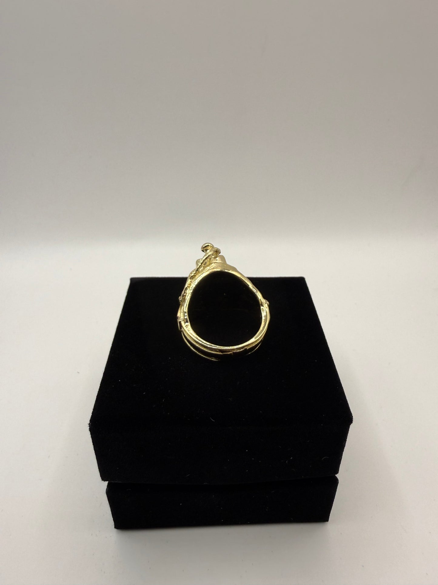 9ct Gold Saddle Ring Size V 20.44g