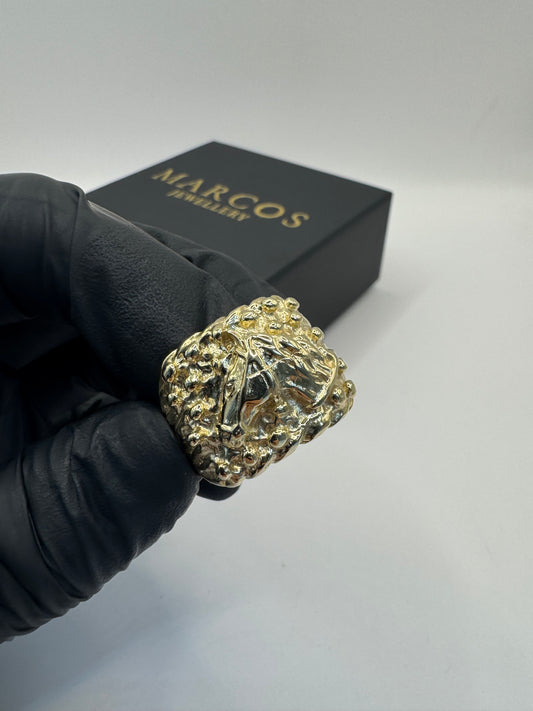 9ct Gold Keeper X Horse Face Ring Size Y 16.45g