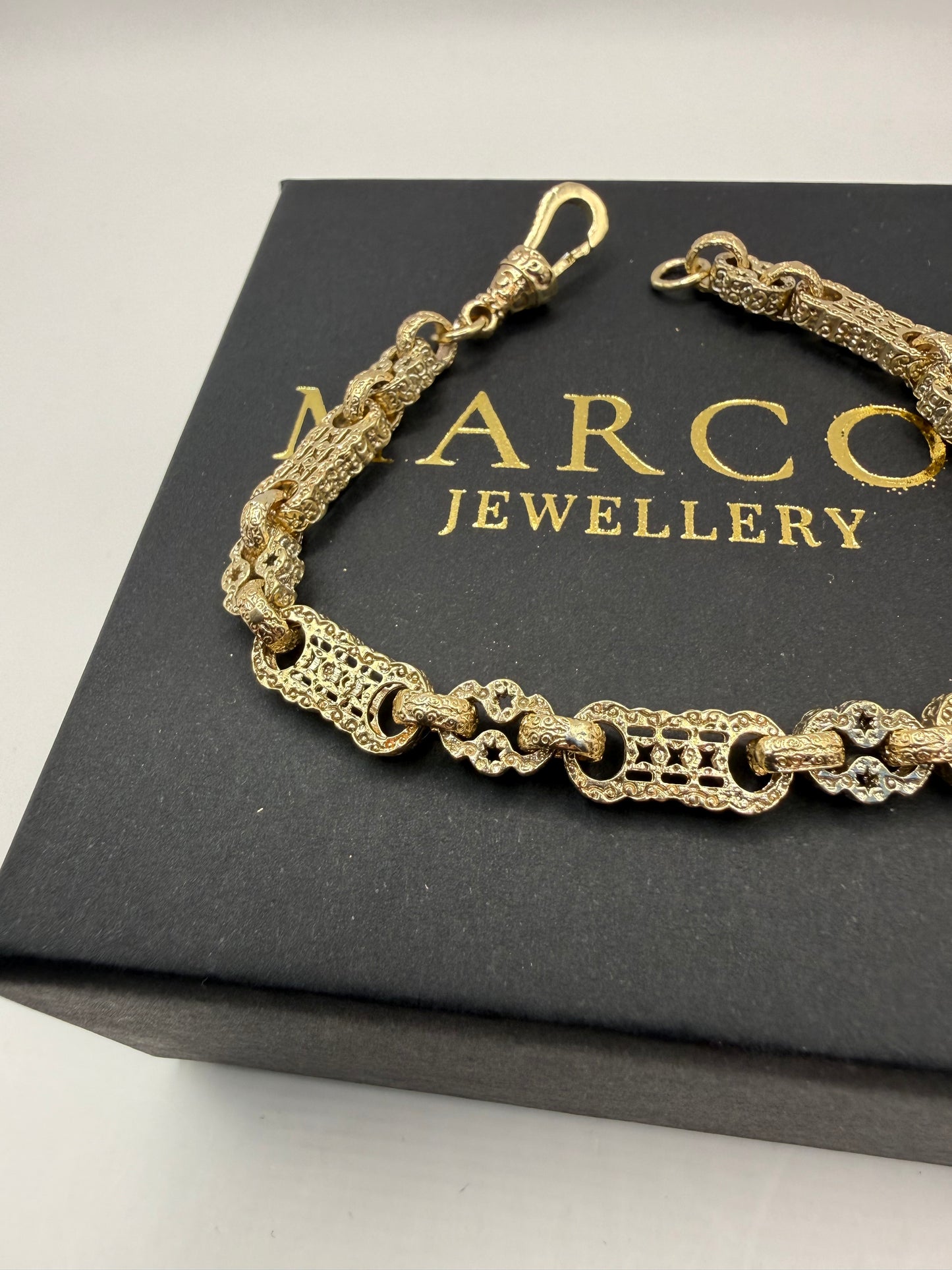 9ct Gold Stars & Bars Bracelet 8.5" 7mm 21.86g