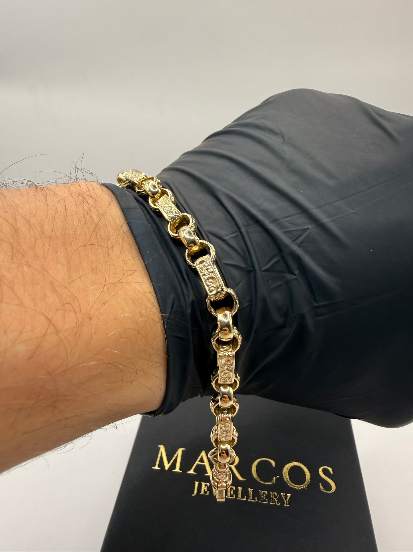 9ct Gold Gypsy Bracelet 7.25" 8mm 19.39g