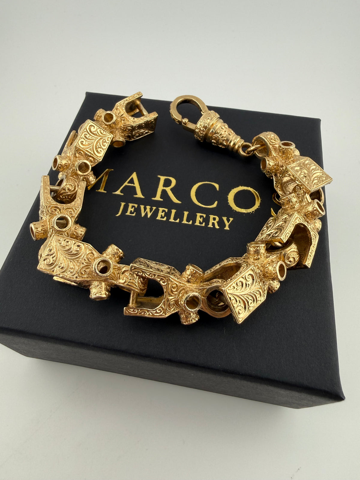 9ct Gold Lego Bracelet 9.5" (fits 8.5” due to thickness) 16.5mm 92.1g