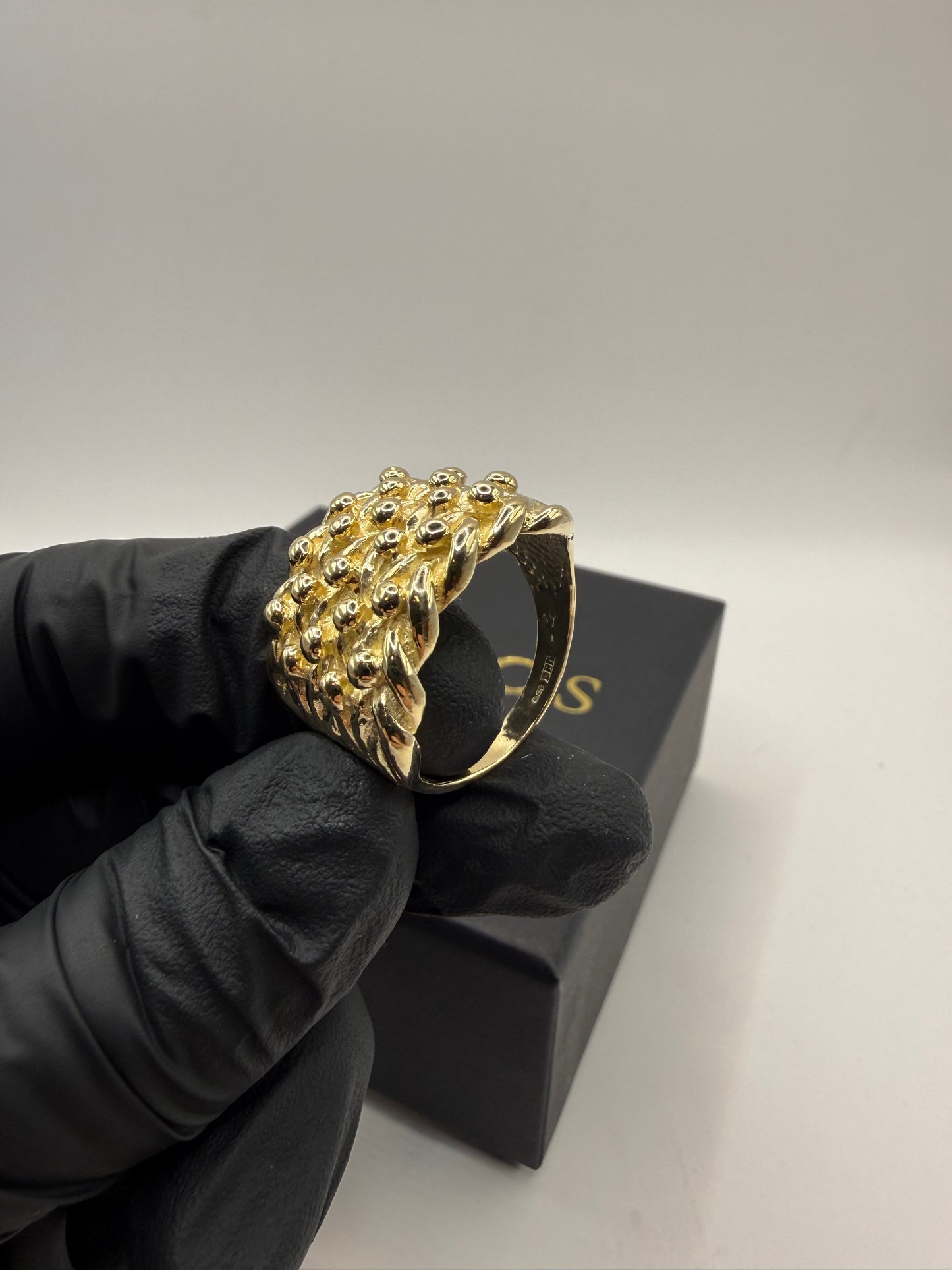 9ct Gold Keeper Ring Size Z 16.68g