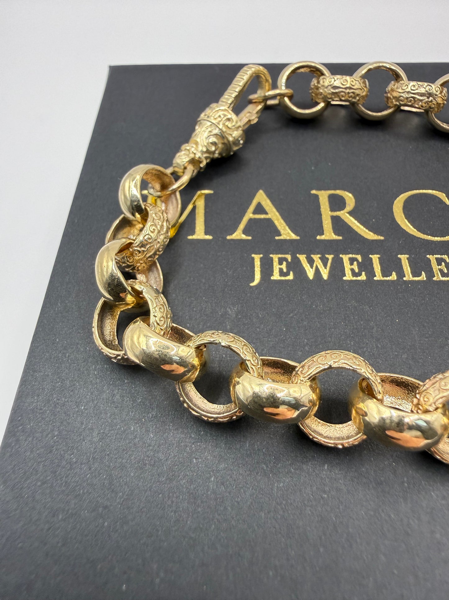 9ct Gold Belcher Bracelet 9" 11mm 25.2g