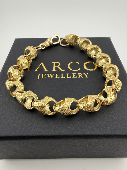 9ct Gold Acorn Bracelet 9.25” 11mm 29.57g