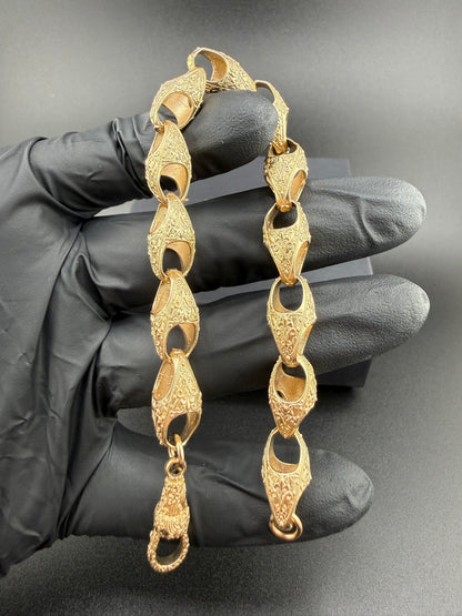 9ct Gold Acorn Bracelet 8.75" 11mm 29.39g