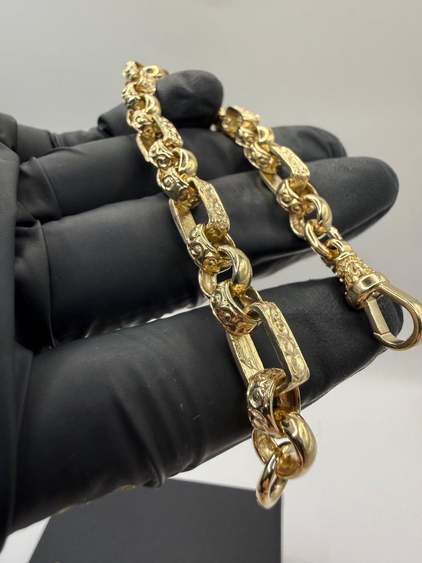 9ct Gold Gypsy Bracelet 7.25" 8mm 19.39g