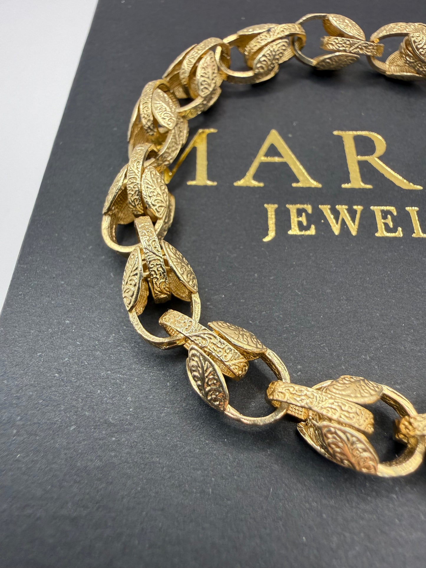 9ct Gold Tulip Bracelet 8.75" 8mm 15.67g