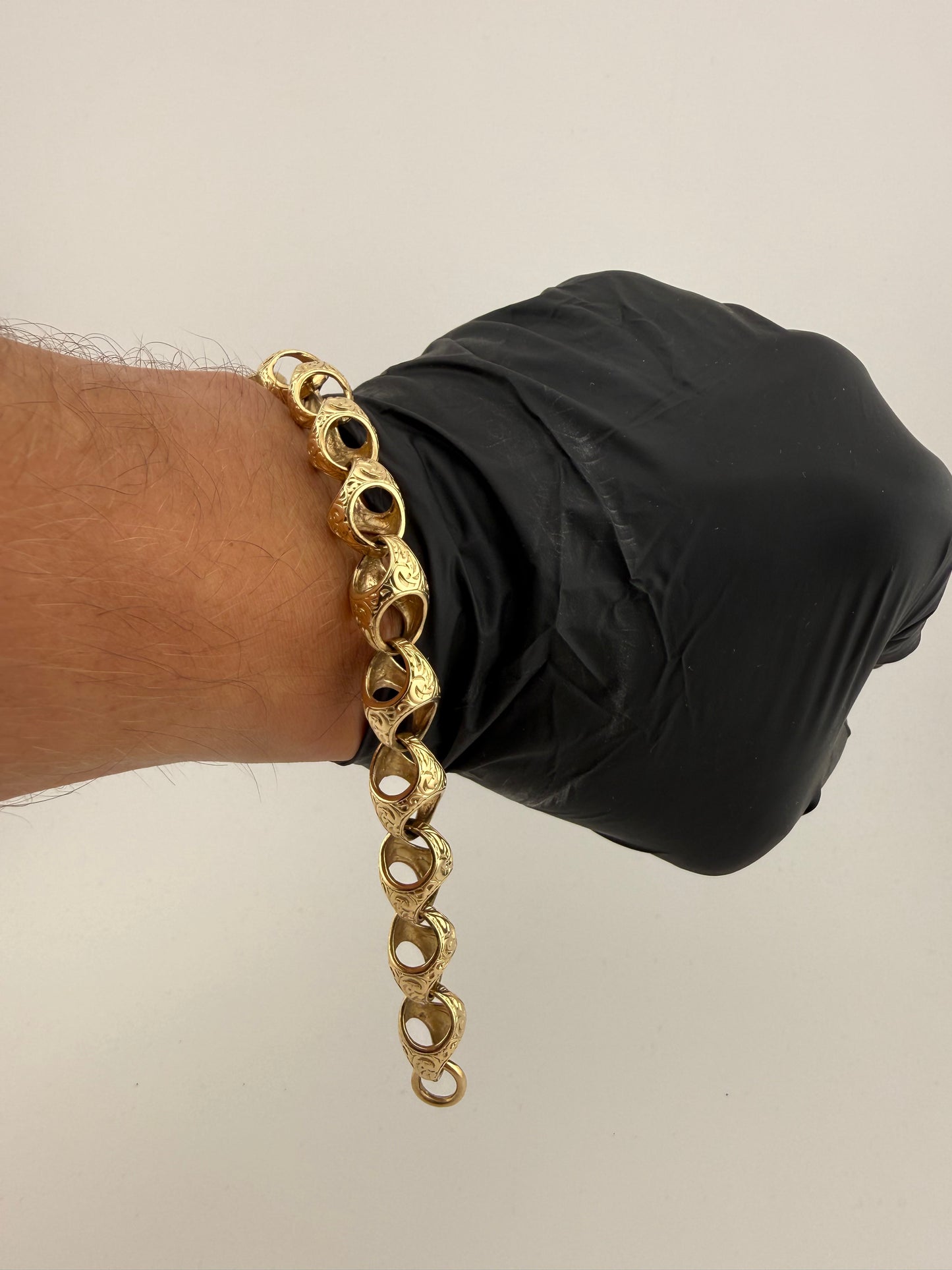 9ct Gold Acorn Bracelet 9" 10mm 30g £1450