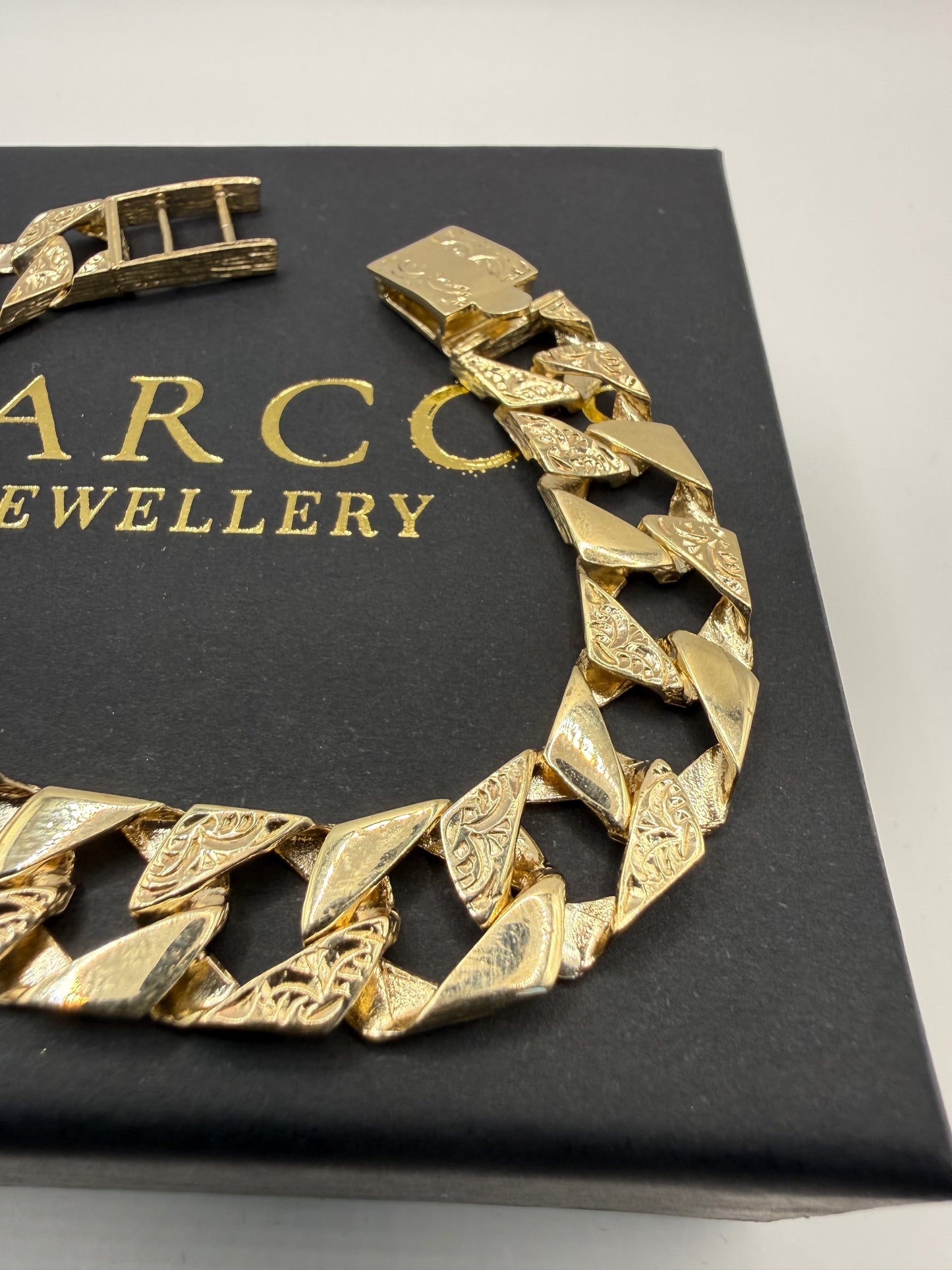 9ct Gold Chaps Bracelet 8.5" 12.5mm 28.97g