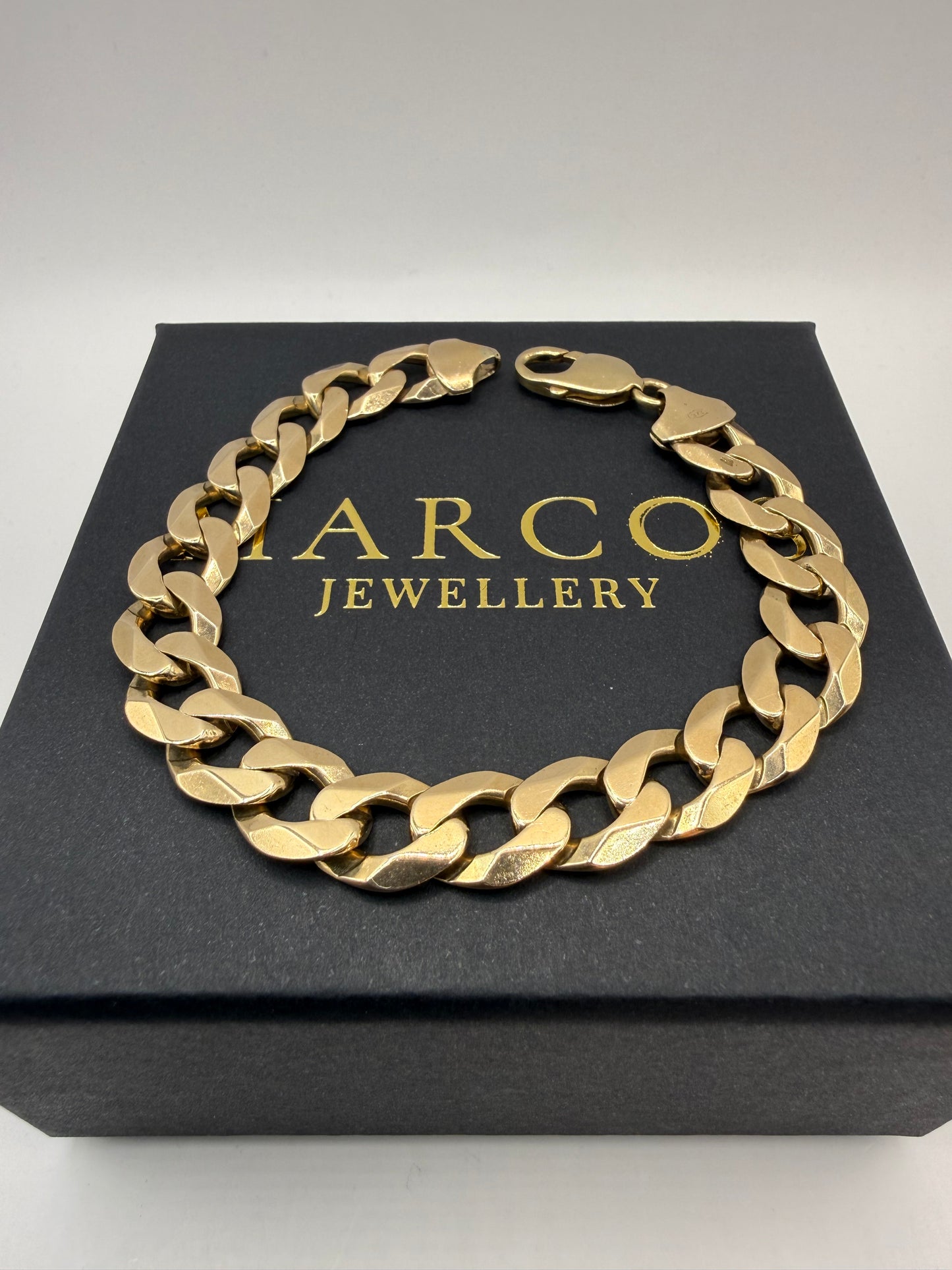 9ct Gold Curb Bracelet 9" 11/12mm 35.48g