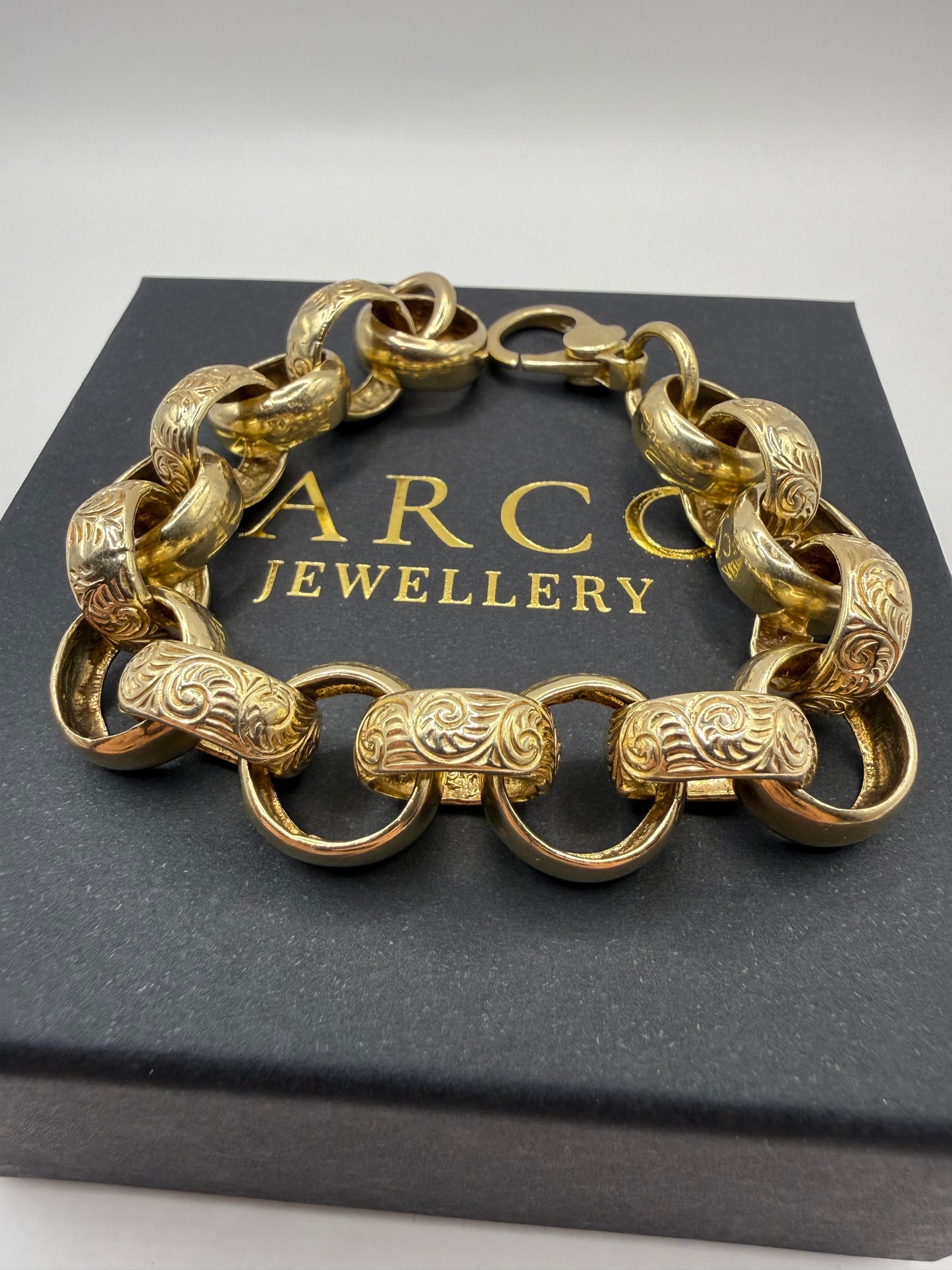 9ct Gold Belcher Bracelet 9" 16mm 43.63g