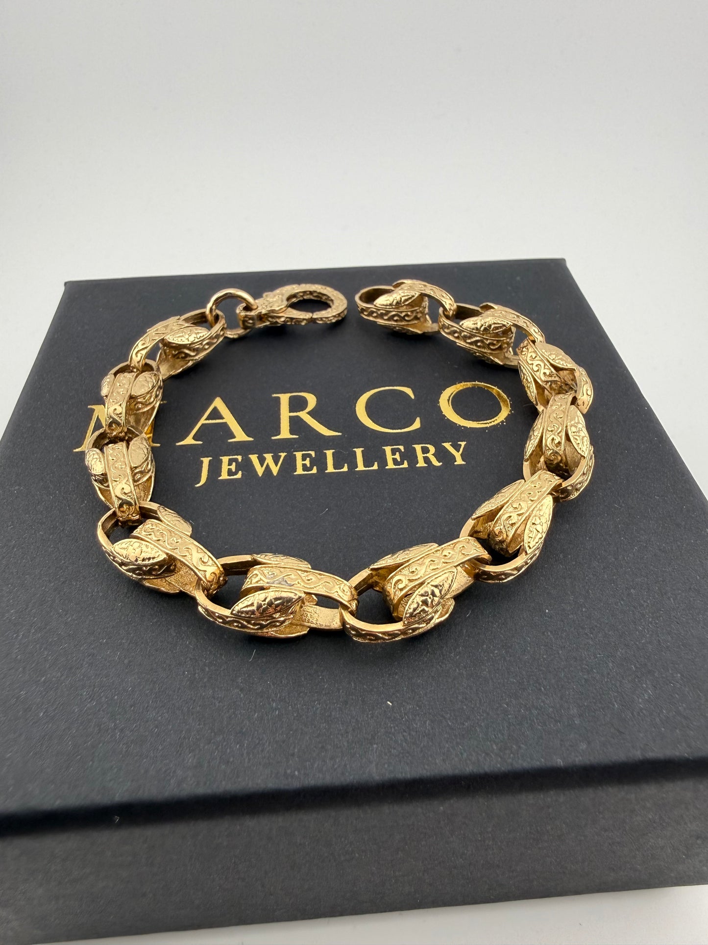 9ct Gold Tulip Bracelet 8” 9mm 20.58g