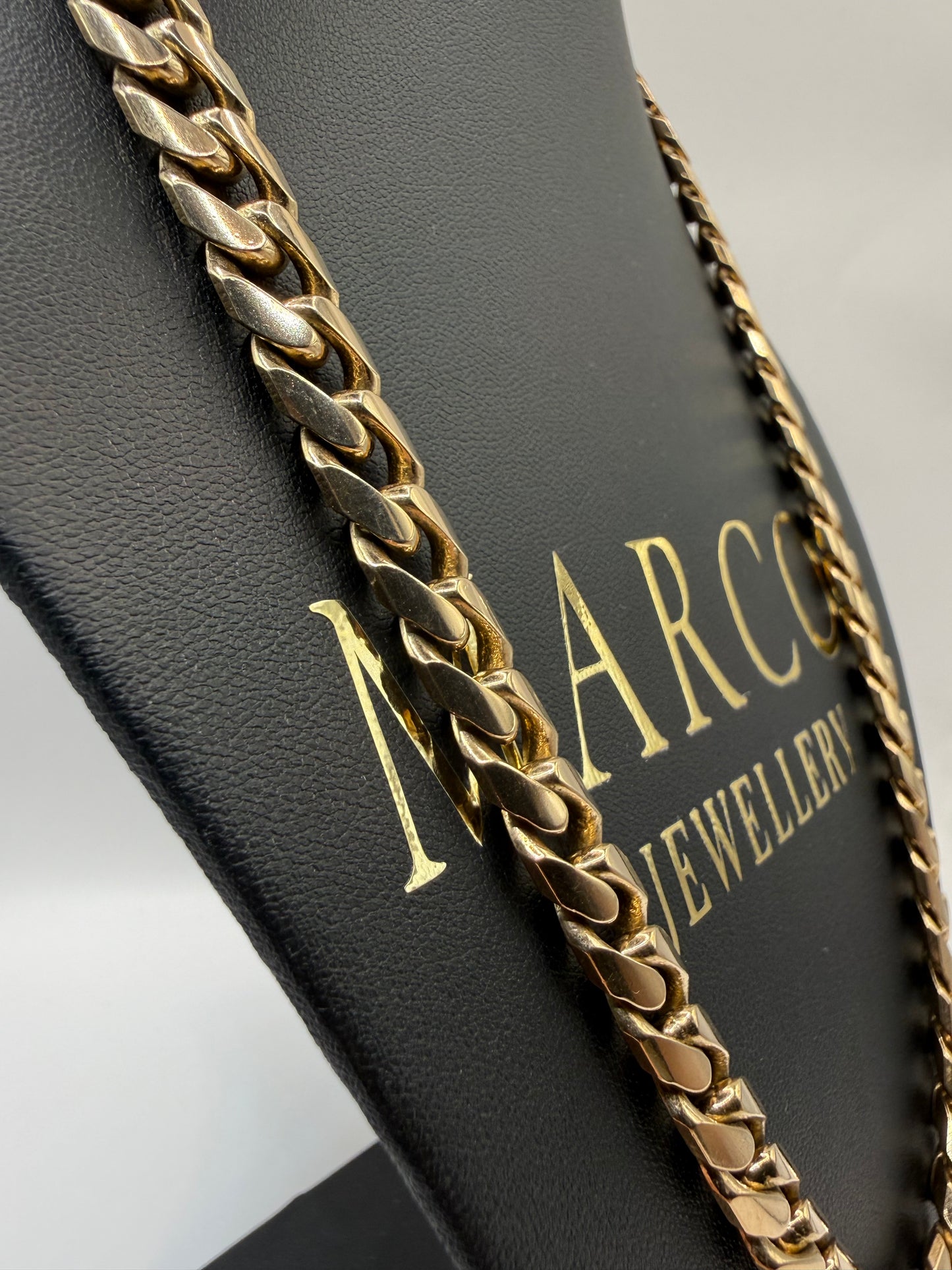 9ct Gold Curb Chain 22" 10mm 124.49g