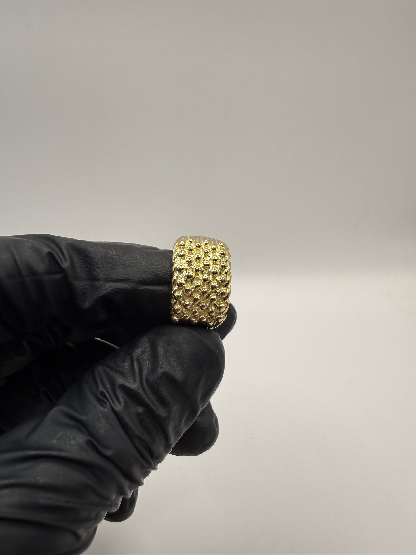 9ct Gold Baby Keeper Ring Size P-Q 7.6g