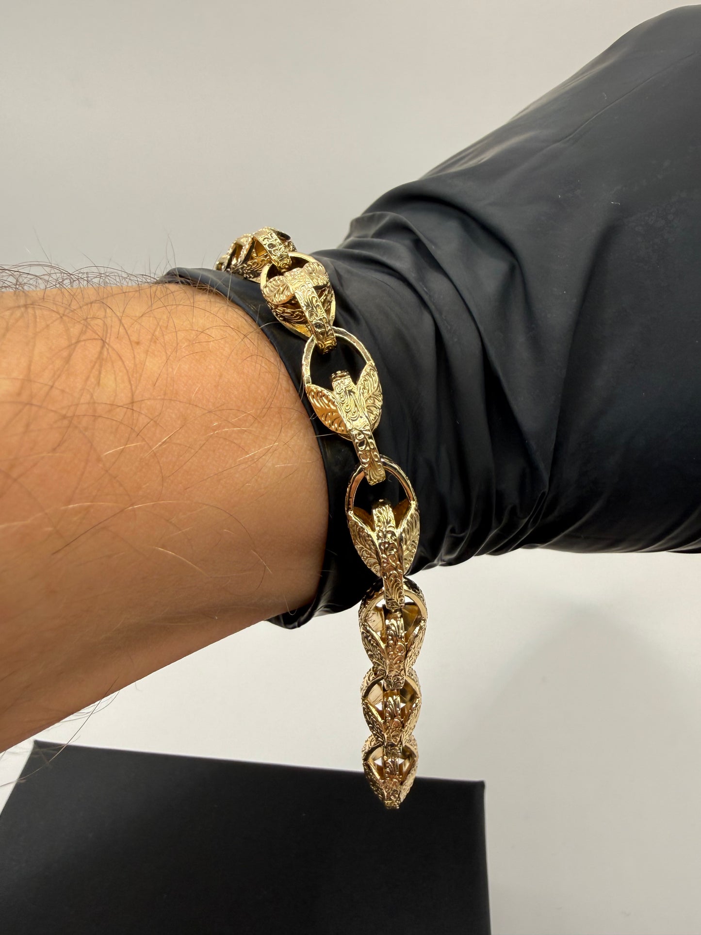 9ct Gold Tulip Bracelet 7" 8mm 21.13g