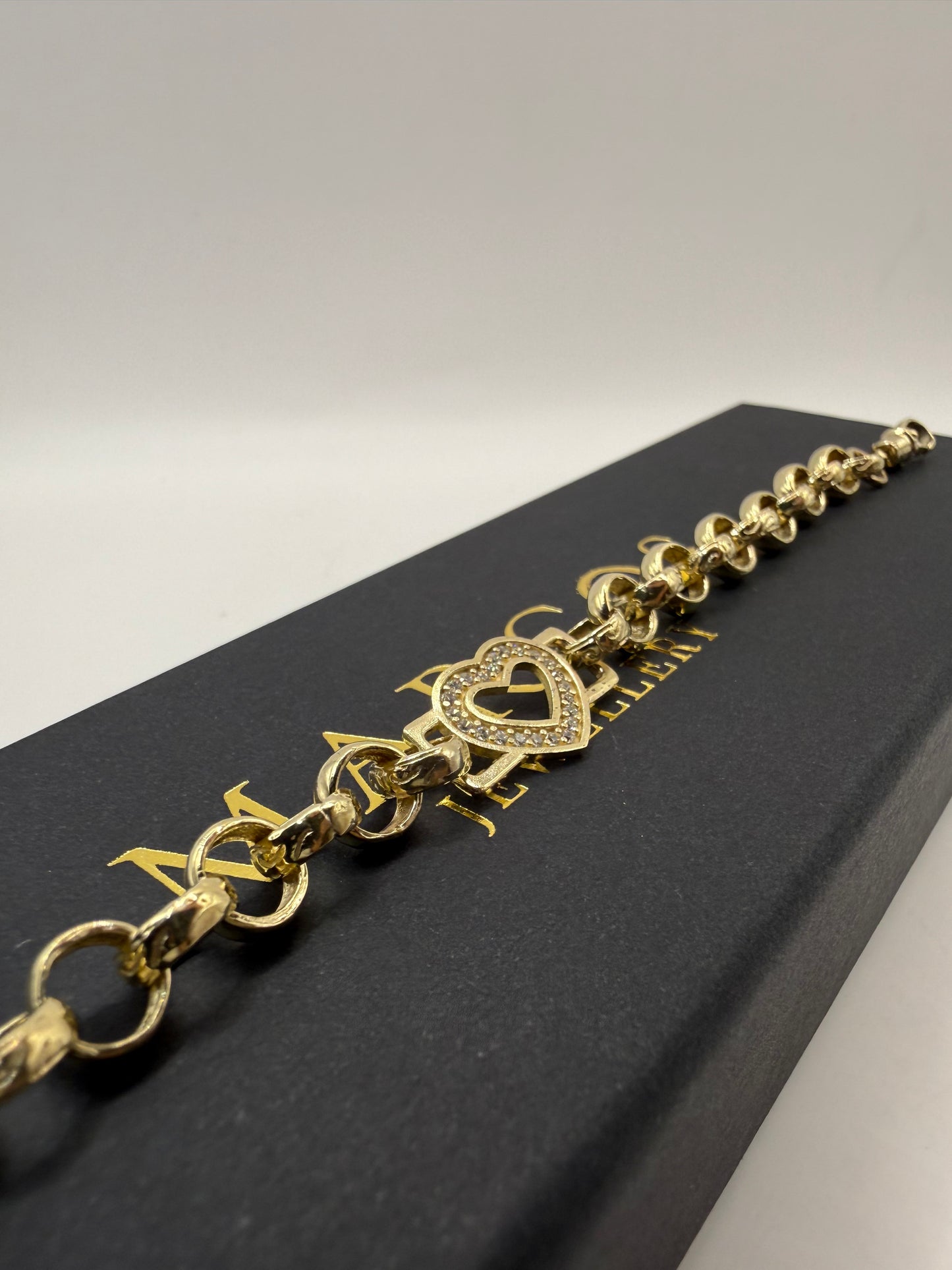 9ct gold CZ heart belcher bracelet 7.5” 7/11mm 12.26g