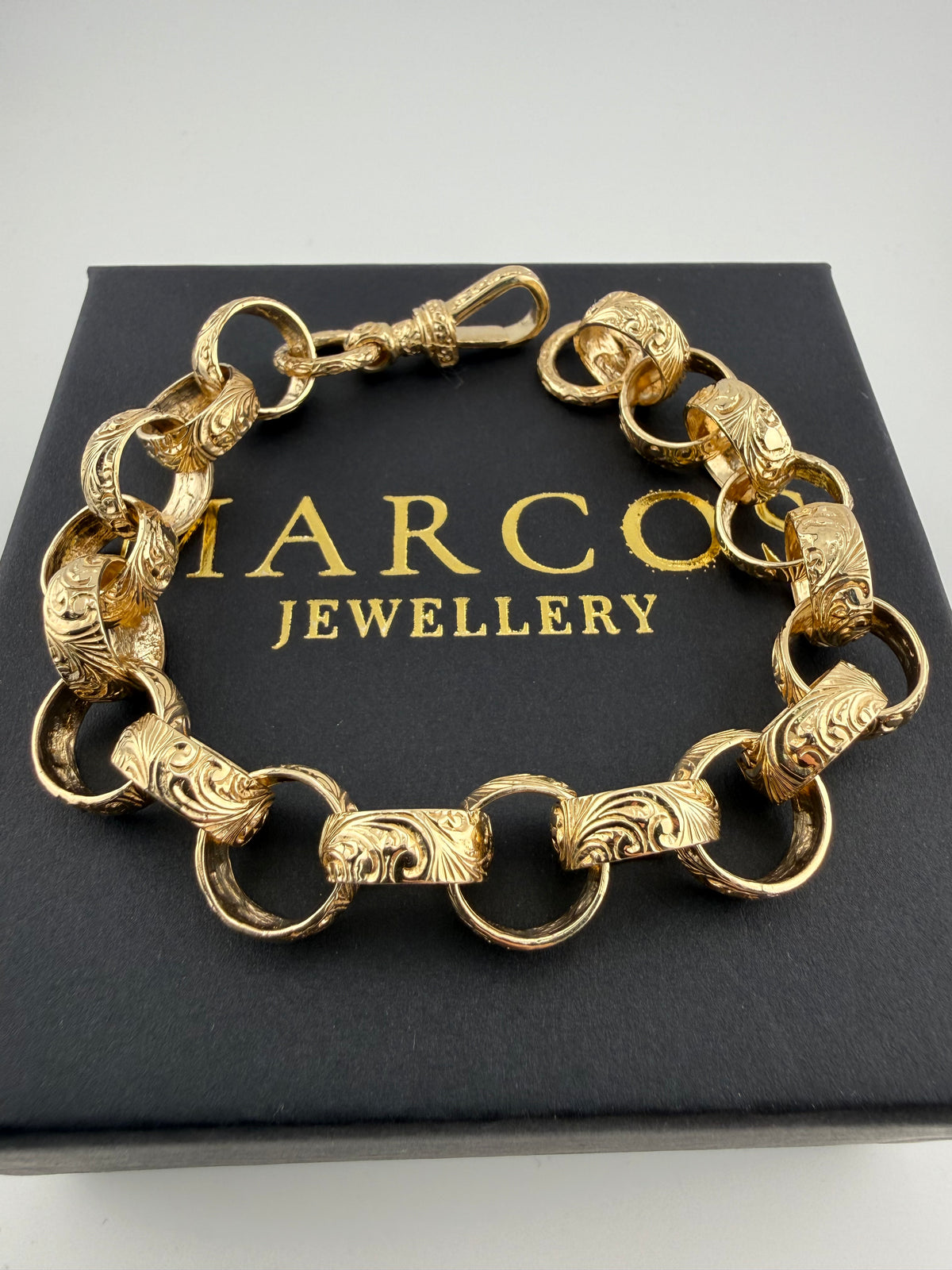 9ct Gold Belcher Bracelet 9.25" 14mm 35.4g