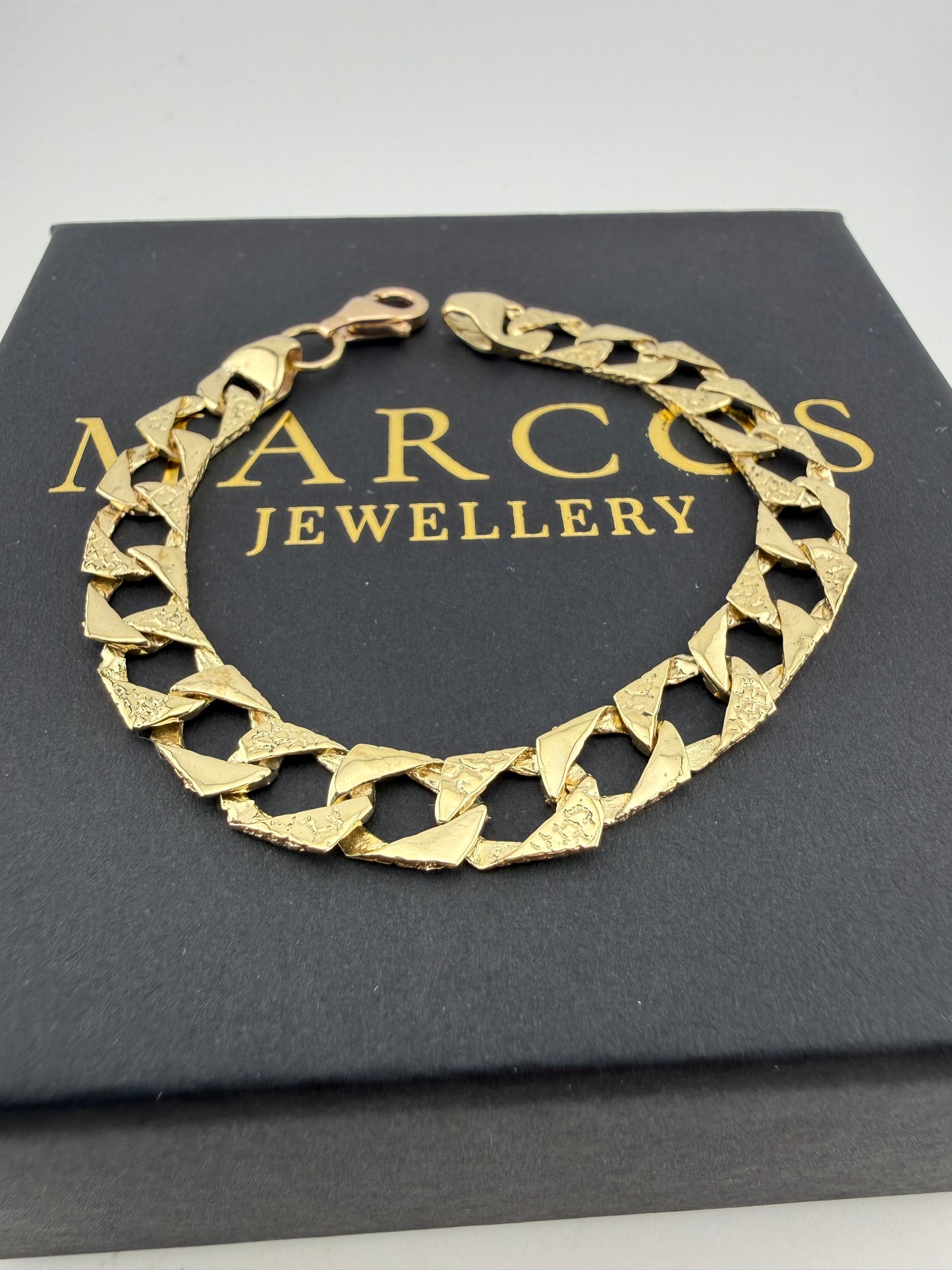 9ct Gold Chaps Bracelet 7" 8mm 8.9g