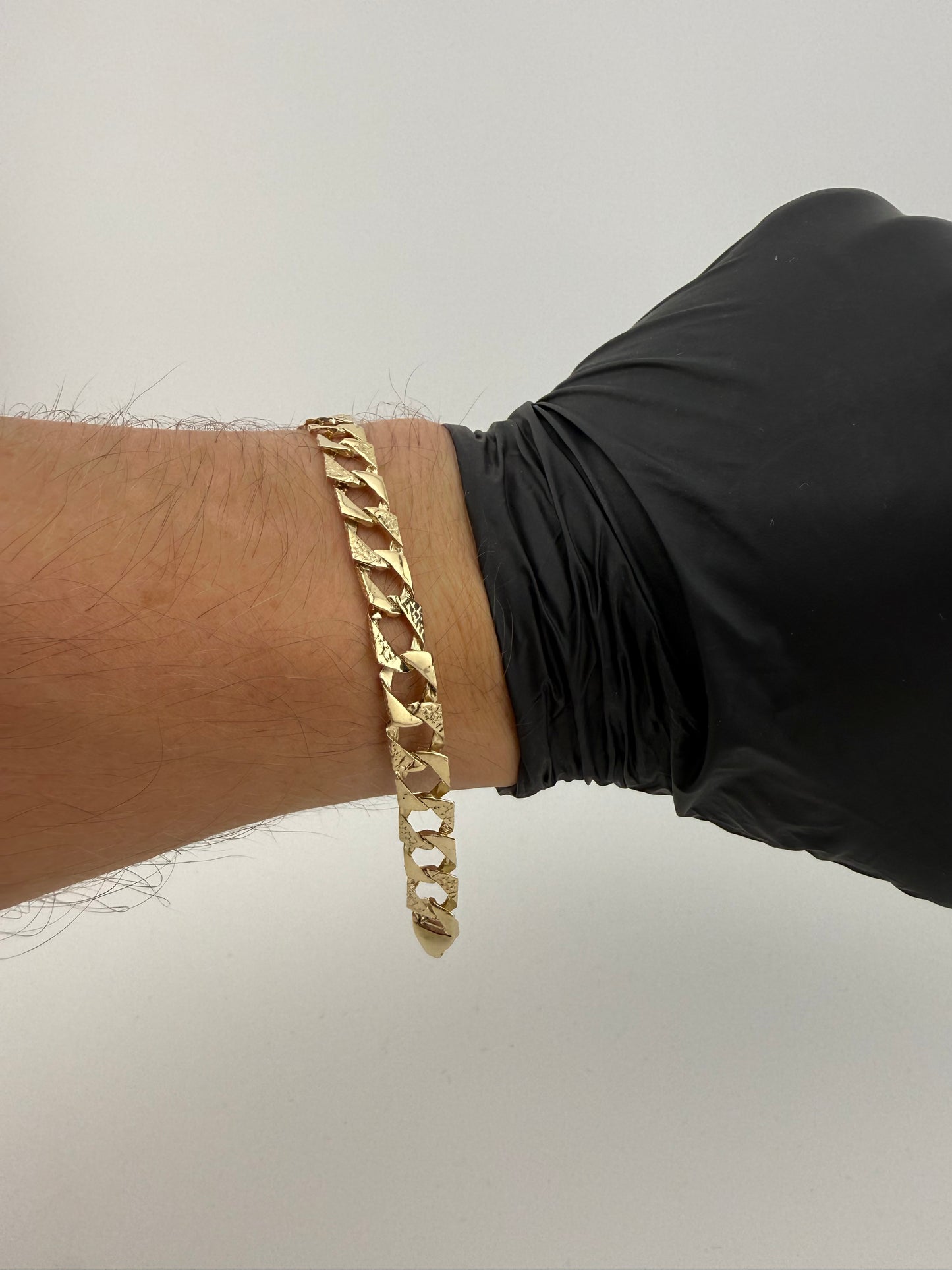 9ct Gold Chaps Bracelet 7" 8mm 8.9g