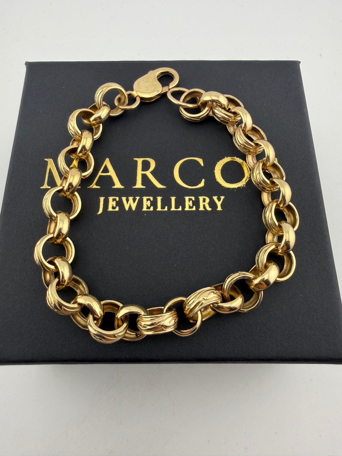 9ct Gold Belcher Bracelet 9.8" 11mm 24.53g