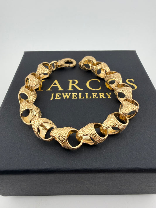 9ct Gold Acorn Bracelet 7.75" 10mm 22.38g