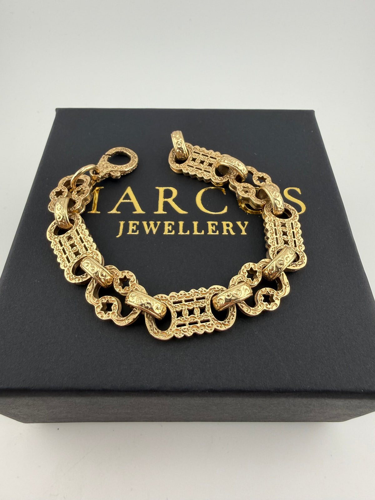 9ct Gold Stars Bars Bracelet 8" 13mm 25.7g